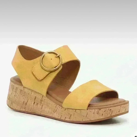EuroSoft Finnly Womens Yellow Leather Wedge Sandal Size 9M - Picture 1 of 10